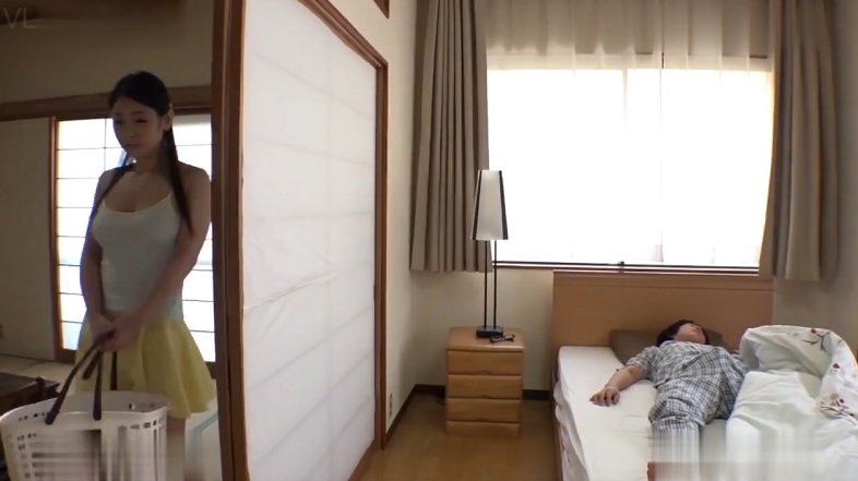 me-ke-thay-con-trai-dang-ngu-va-cai-ket