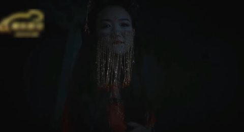 cau-chuyen-anh-thu-sinh-gap-hai-yeu-nu-dam